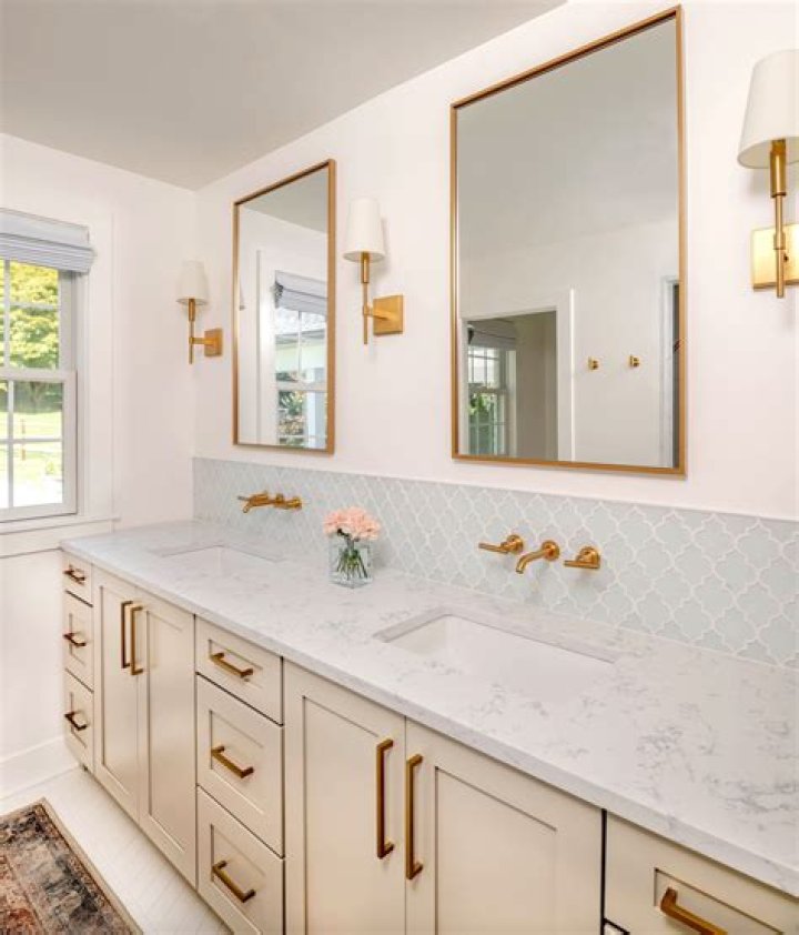 Does a master bath need two sinks?