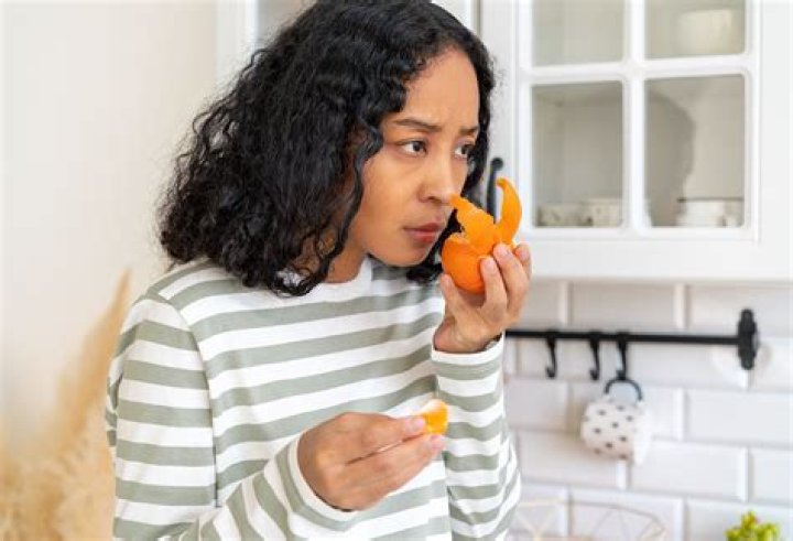 How to know if you have a strange smell or taste?